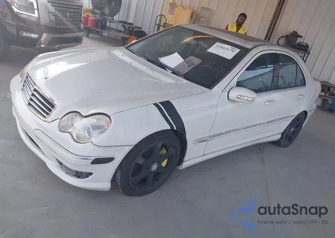 2007 Mercedes-Benz C-Class 2.5L Sport z USA, uszkodzony, nr VIN WDBRF52H27F893087